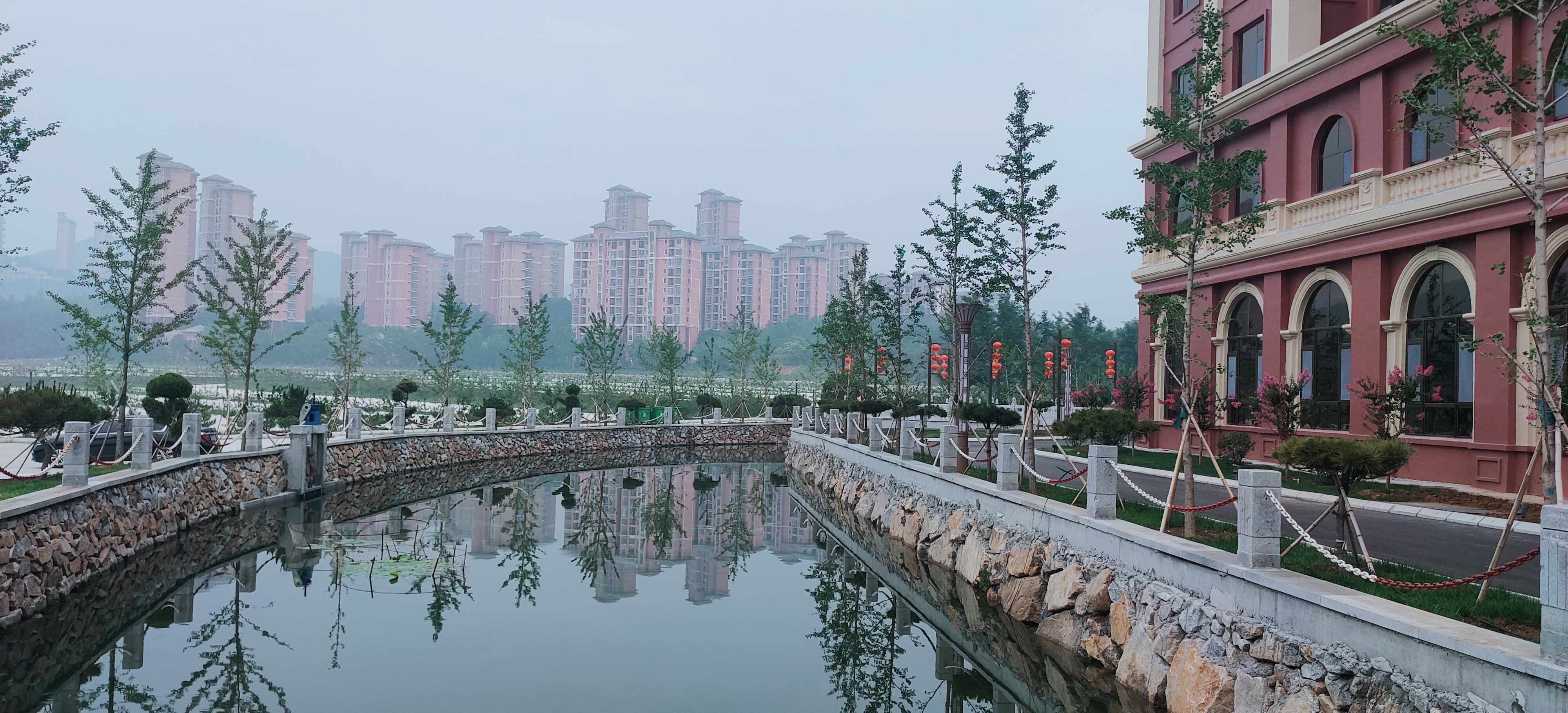 昨天,中介的朋友很神秘地跟我说,你知道我一个月租出去多少套房子?