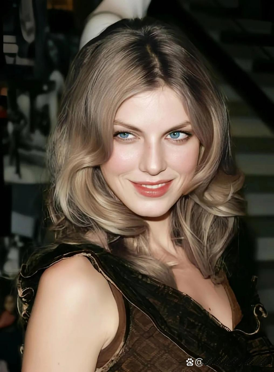 安吉拉·林德沃超级模特界的老狐狸,美得让人惊叹