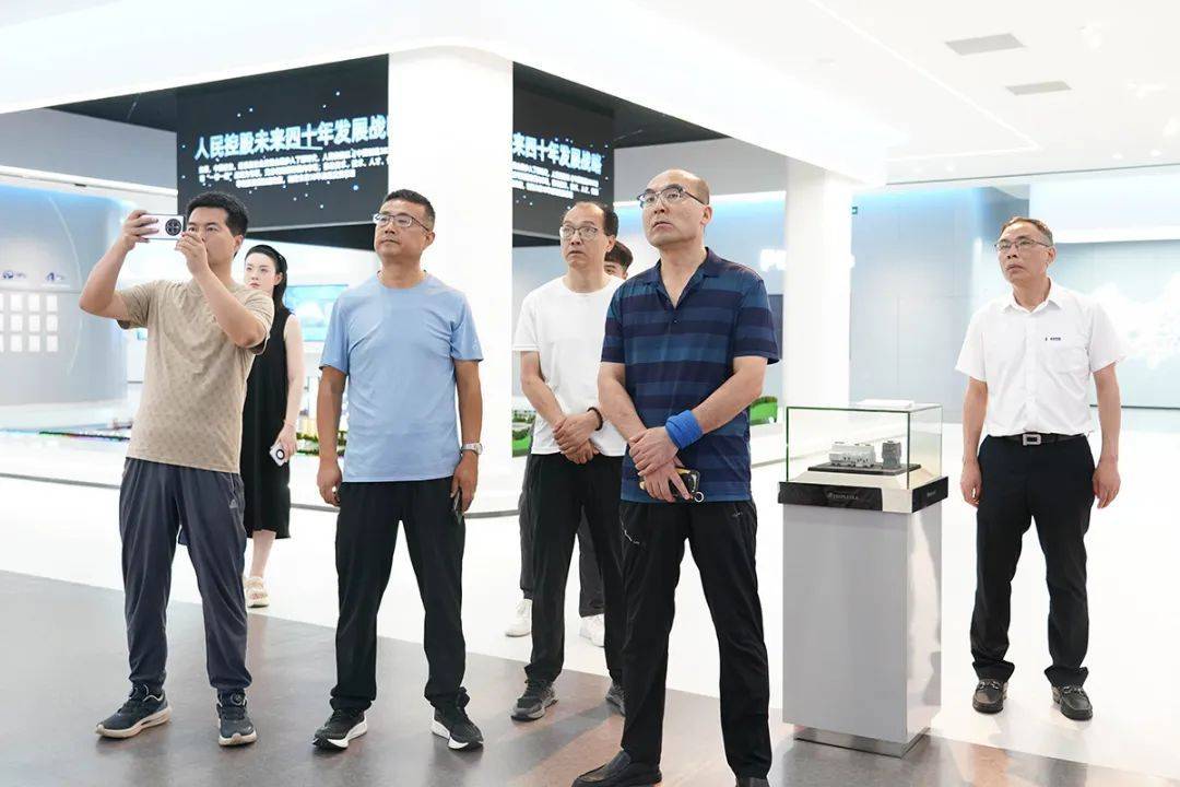 宝鸡市蟠龙高新区管委会一行到访人民电器