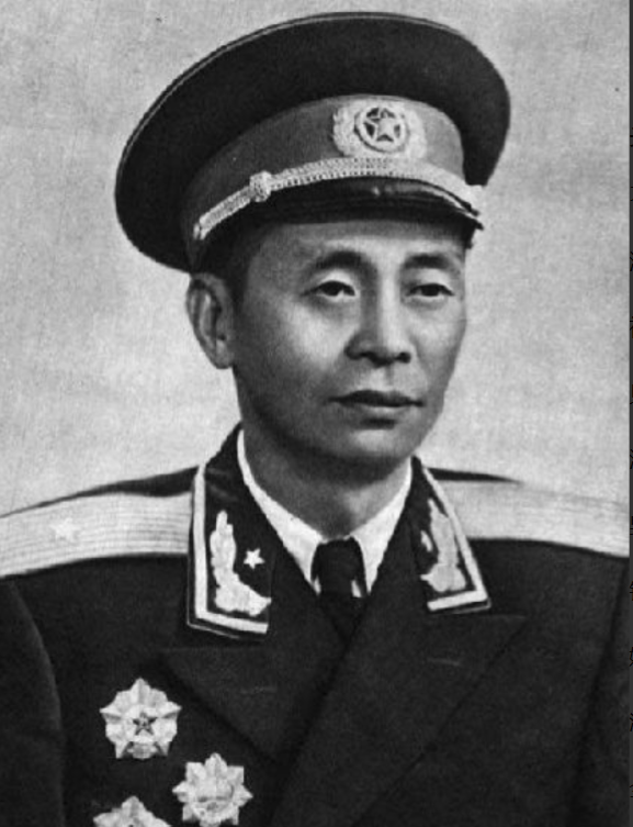 少将甘祖昌迎娶小18岁龚全珍,婚后自愿恢复农民身份,清苦一生