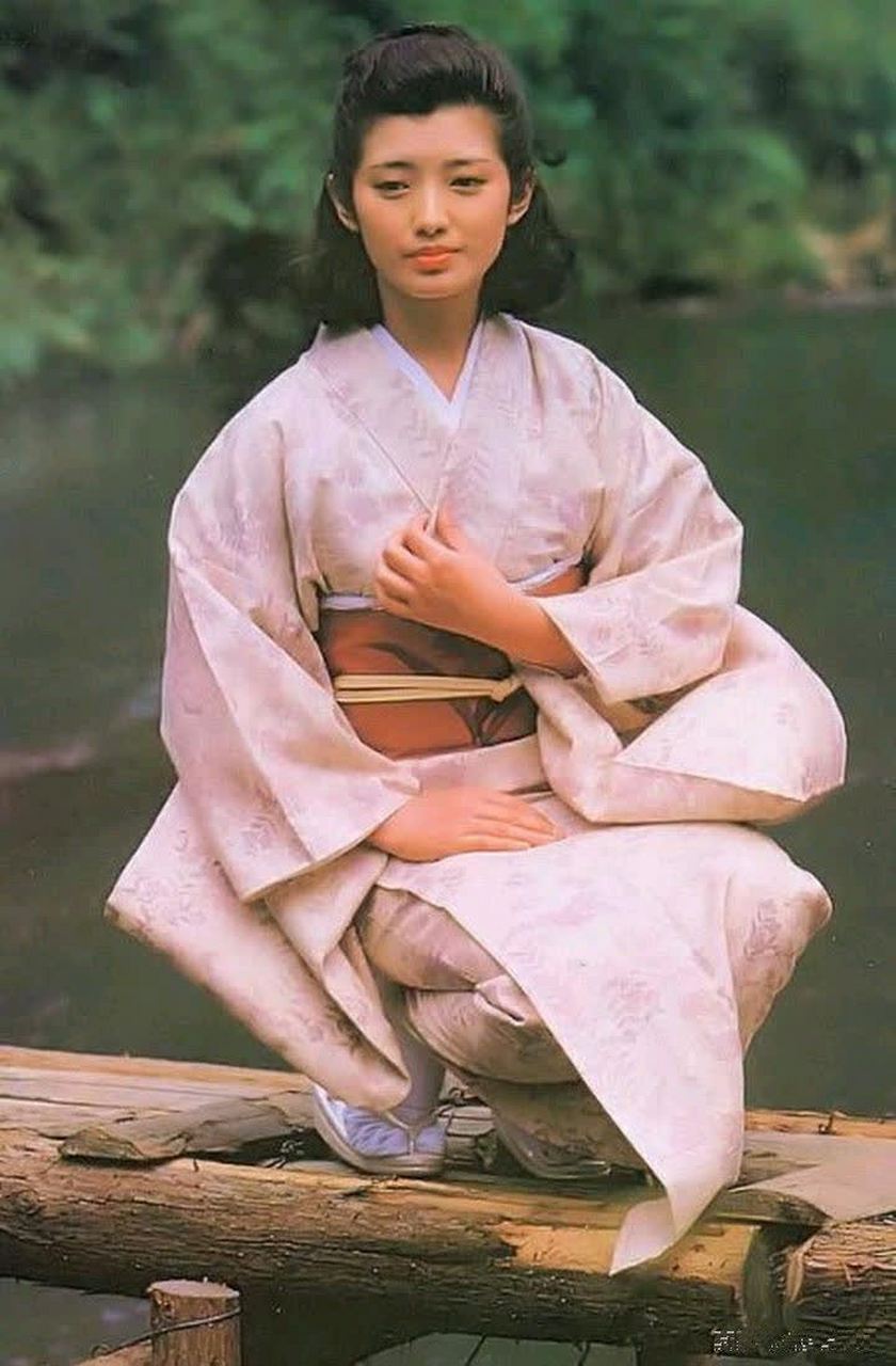 山口百惠穿和服