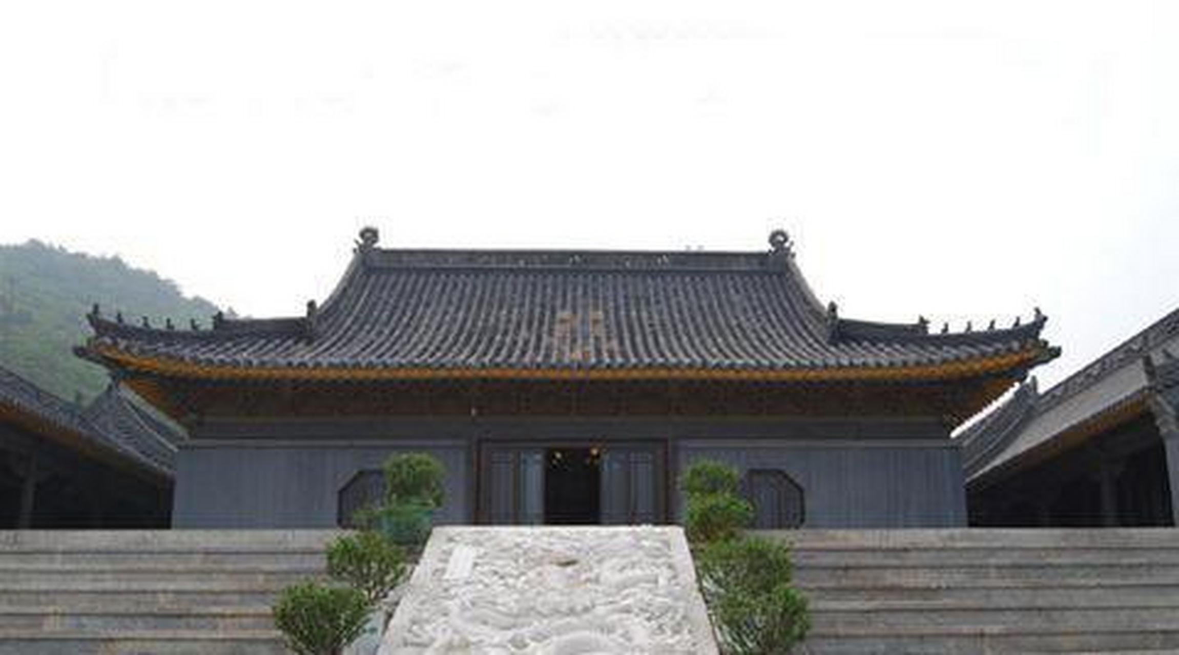 辽宁海城有一座寺庙,名叫大悲寺,那里的僧人都要遵守严格的戒规,效仿