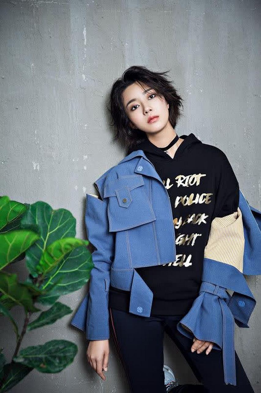 孟真,青春酷帅,牛仔劲装酷感十足