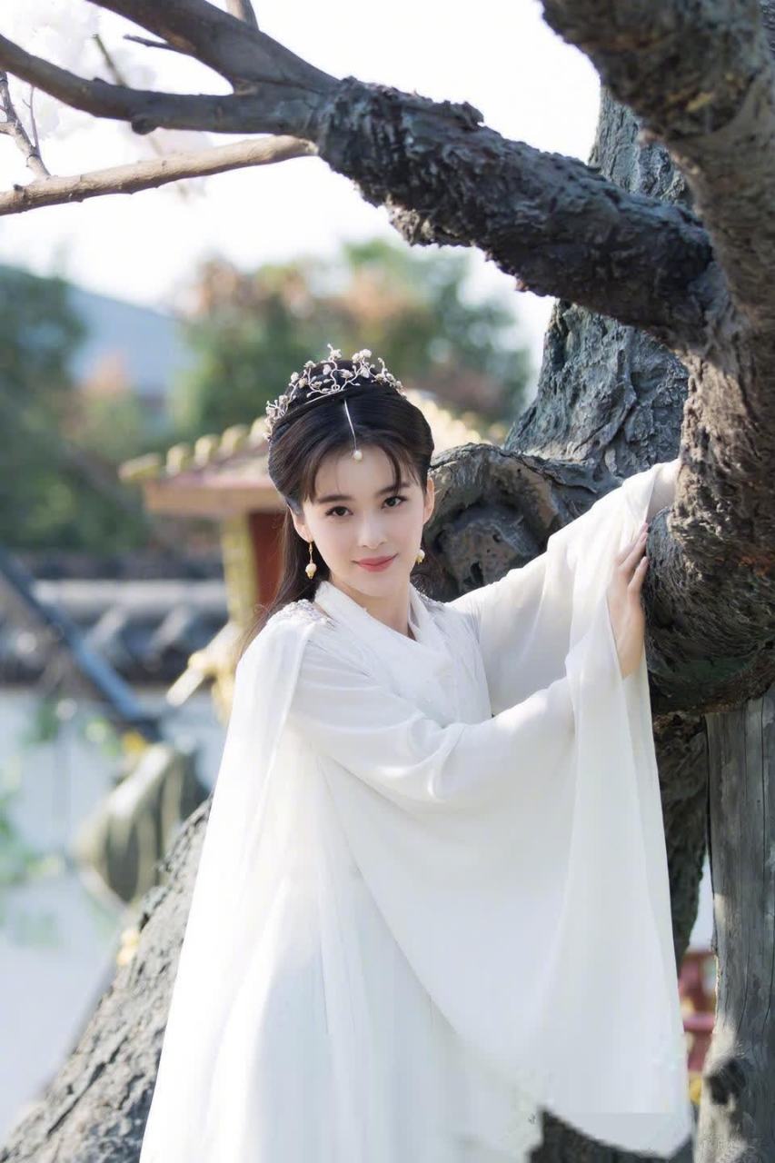 赵韩樱子哪咤降妖记杀青古装照