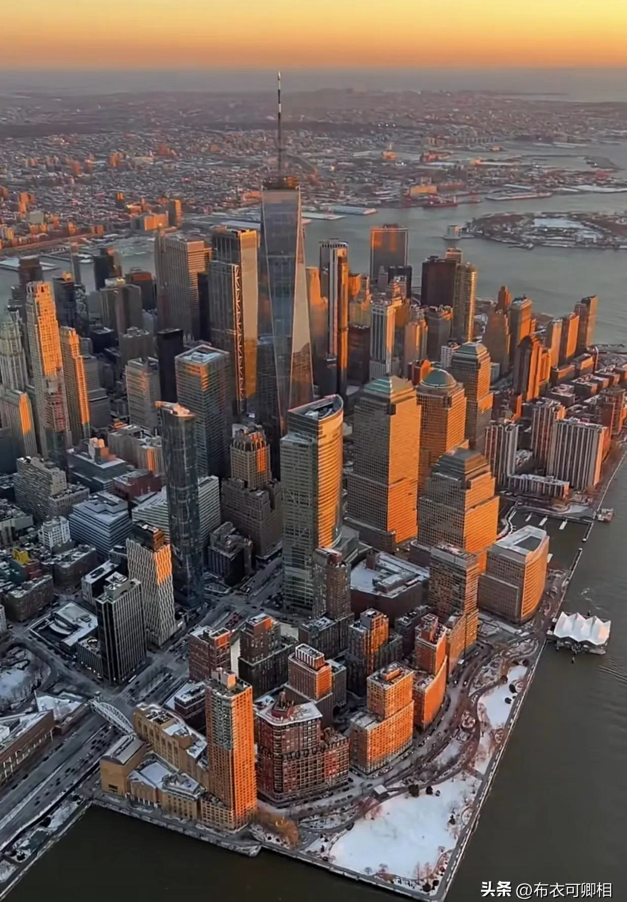 这是一座真正的国际化大都市,从航拍图来看,完全是钢铁森林.
