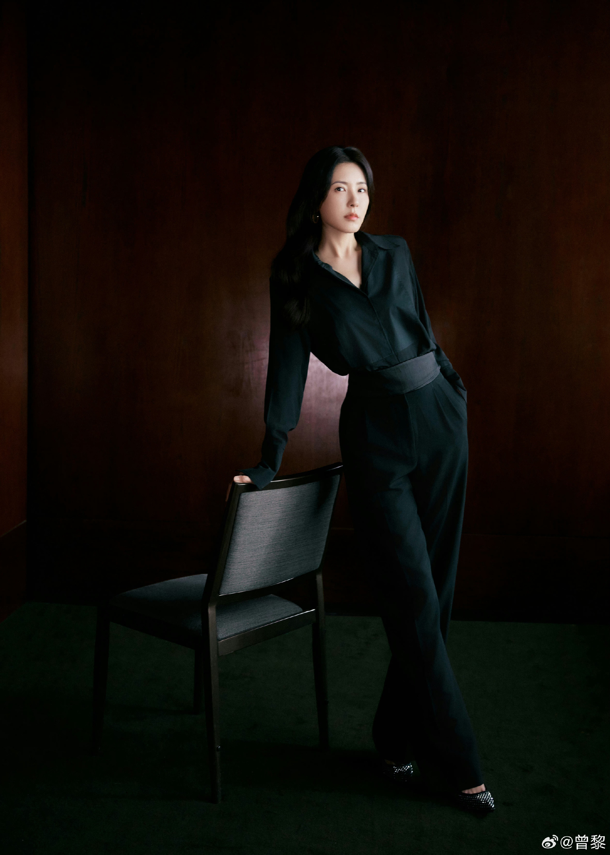 有人觉得赵露思是想借曾黎的知名度火一把,也有人觉得曾黎可能也有