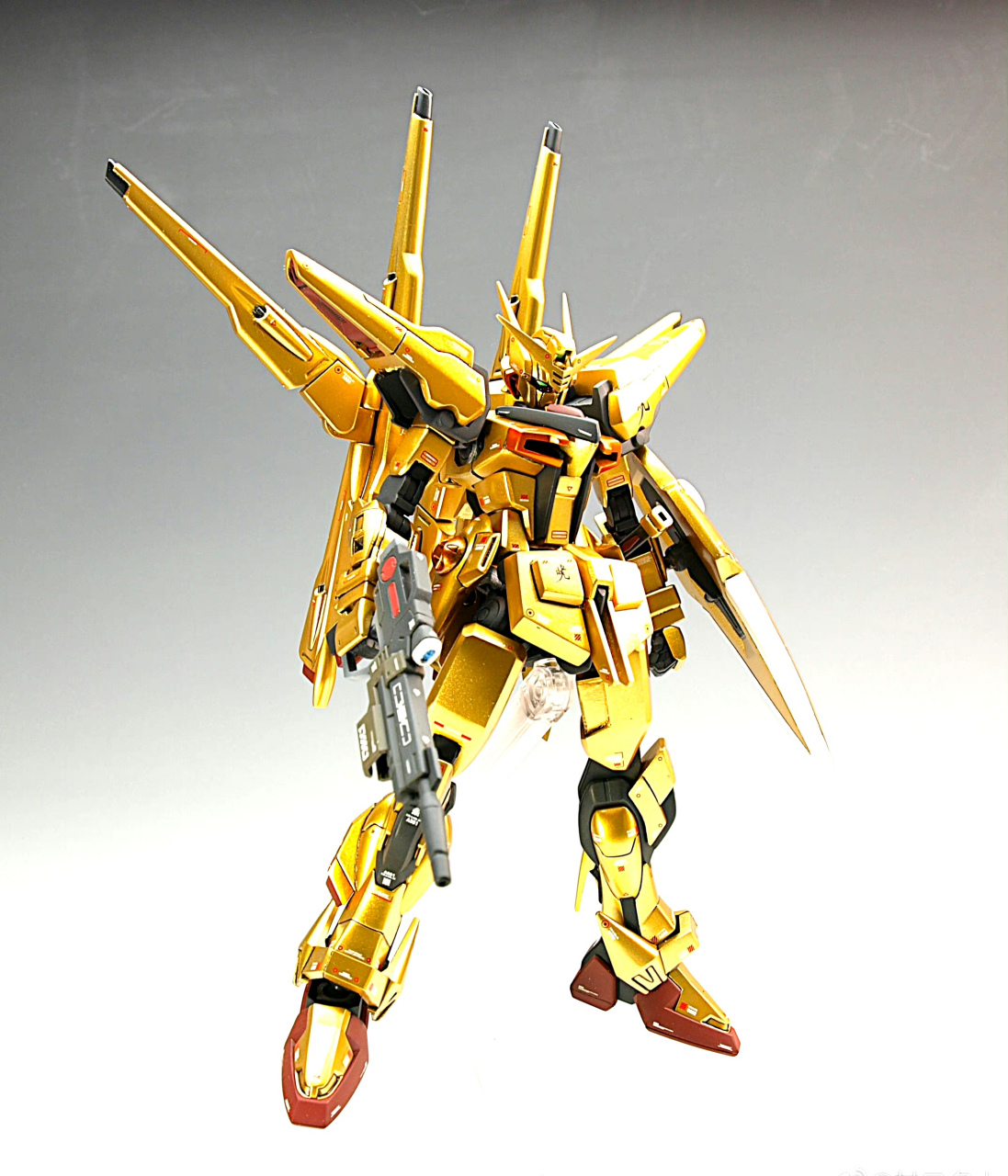 模型欣赏:模型师necoras改造的hg拂晓高达,采用了不知火背包,可以再现