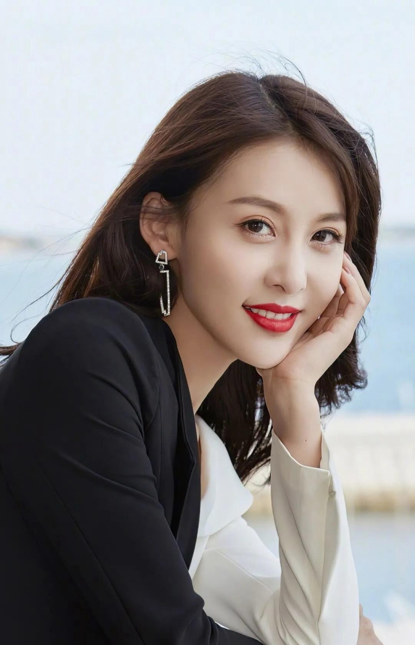 贾青出演过很多影视剧,比如《少年张三丰》《八仙全传》等.#贾青