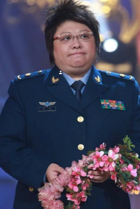 韩红曾自曝大学时是"校花",看了她18岁的照片,我被惊艳了!