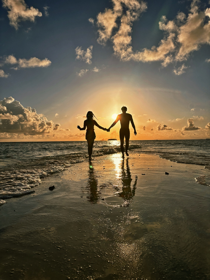 黄子韬徐艺洋官宣恋情誓言:愿我们永远是我们!却笑死在评论区!