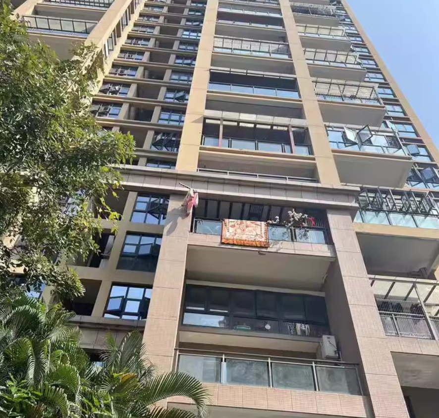 深圳龙岗区核心地段法拍房:保利上城,8折,周边顶级配套!