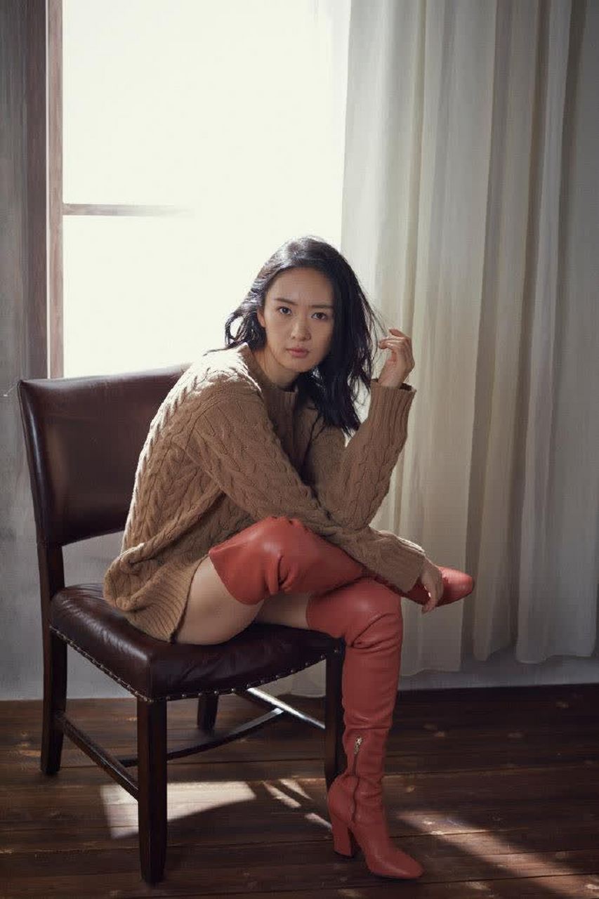 童瑶穿长靴和玉腿的照片非常方便活动.