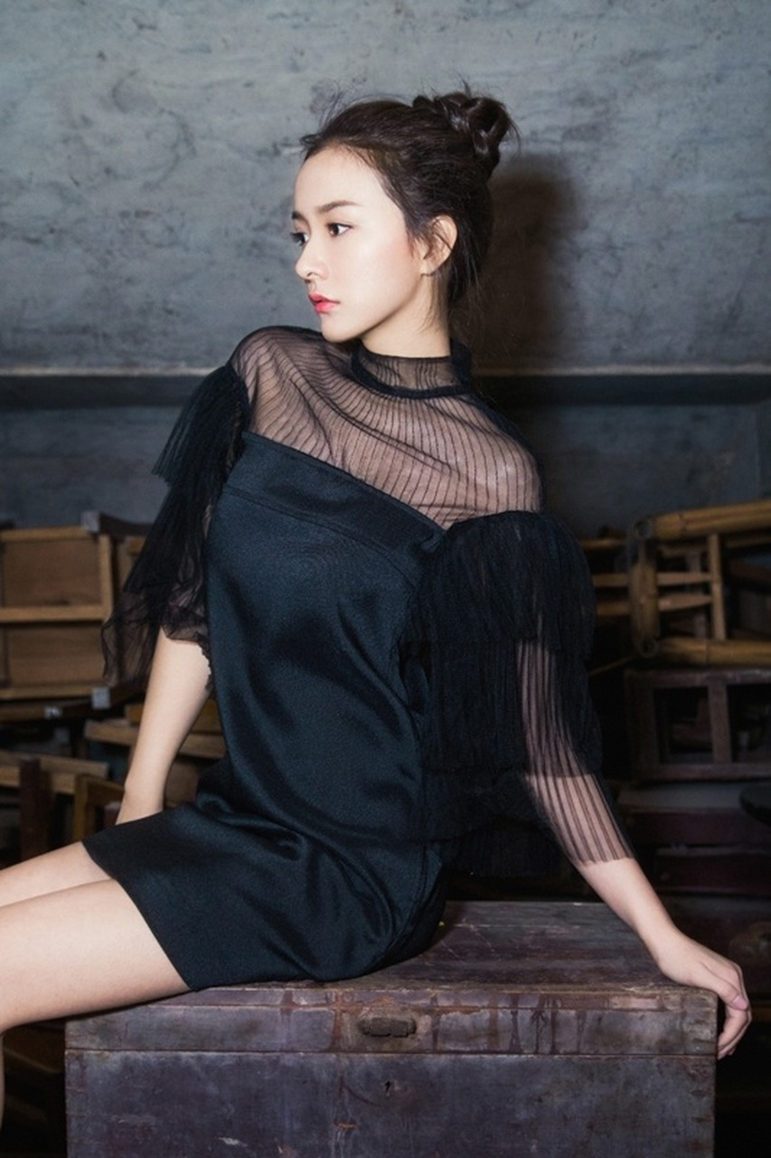 姜瑞佳推出黑色写真精致公主即将黑化上线