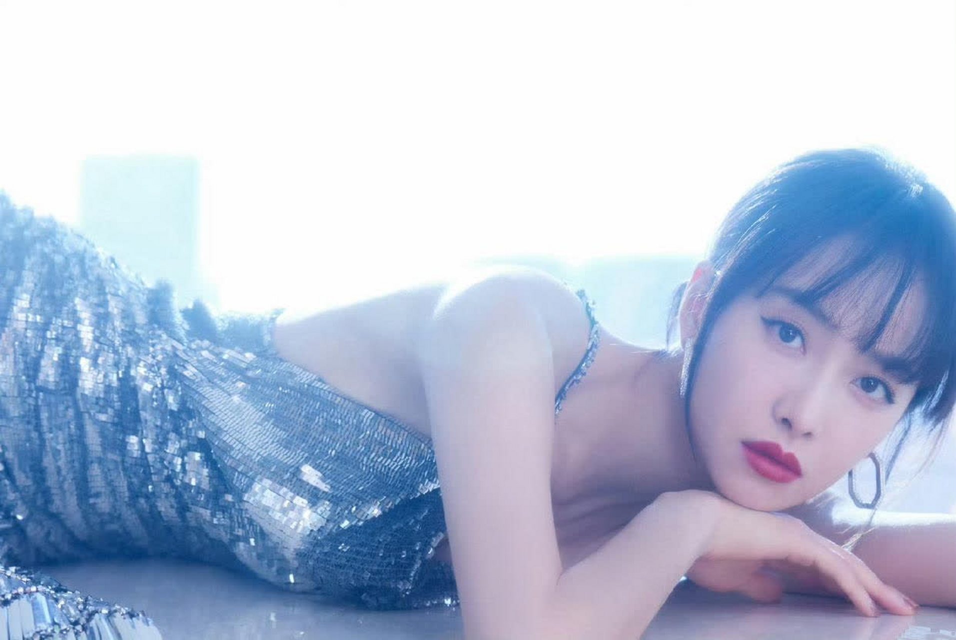 宋茜,滑嫩玉足,好像有一丝神秘的液体.