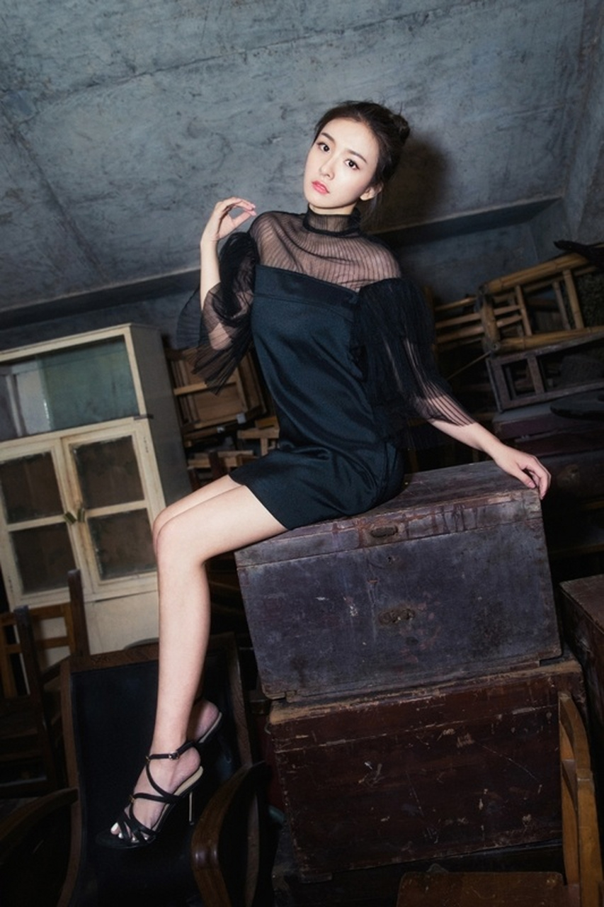 姜瑞佳推出黑色写真精致公主即将黑化上线
