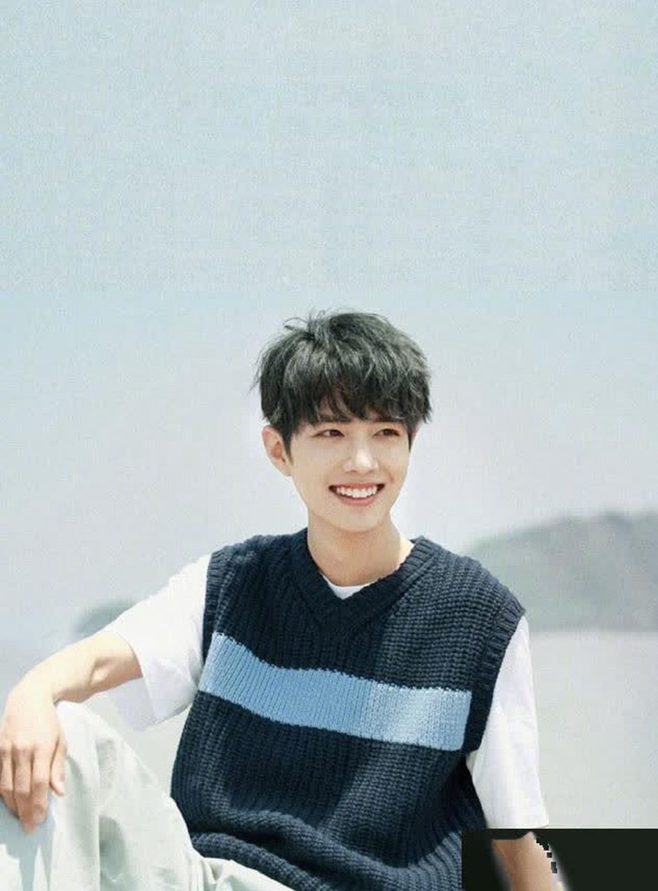 肖战文艺清新的发型,温柔又充满活力