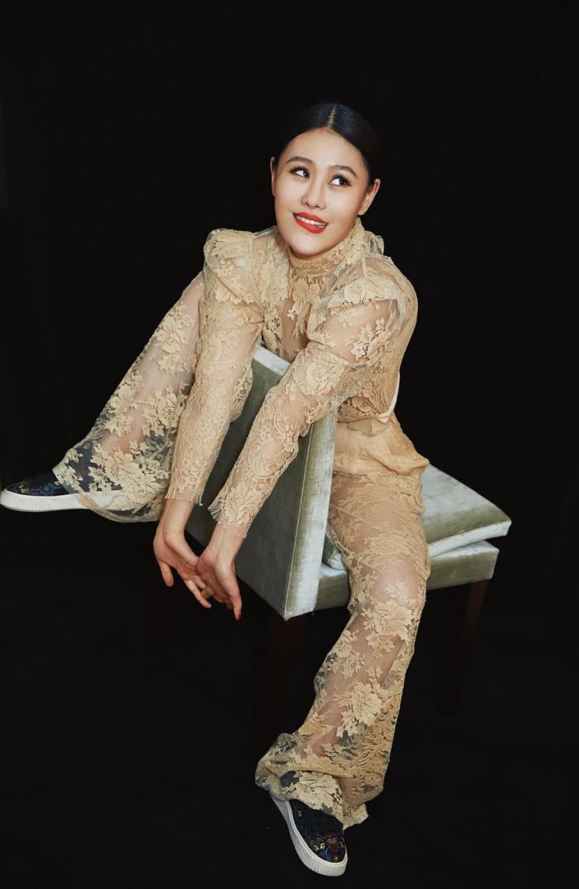袁娅维唱歌很灵魂布鲁斯写真更绝美