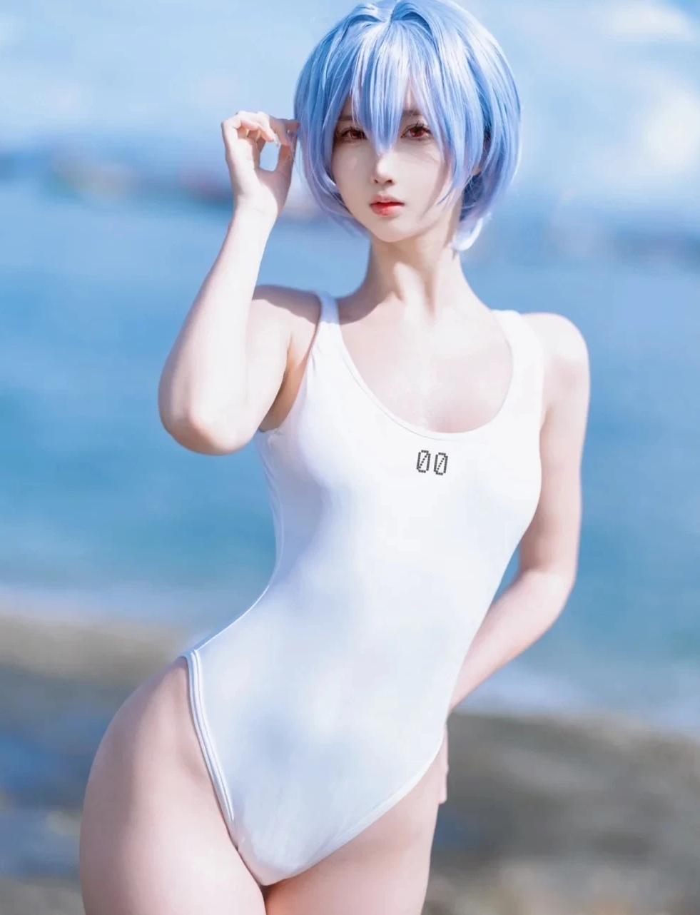 争议不断!网红泳装cos绫波丽,是致敬还是亵渎?