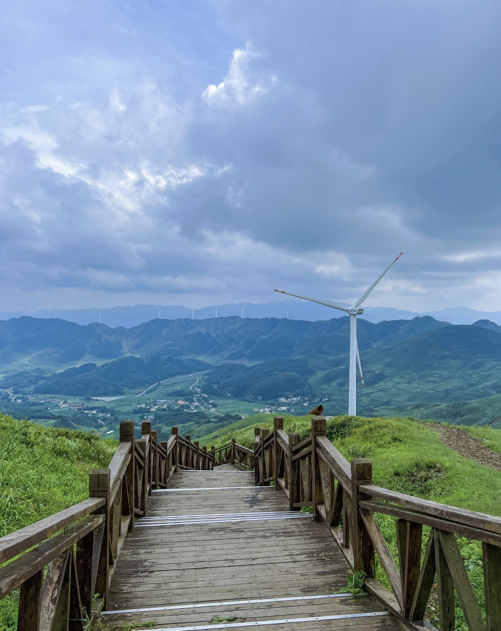在毕节赫章县竟然还隐藏着一处绝美风景地,拥有一望无际的大草原