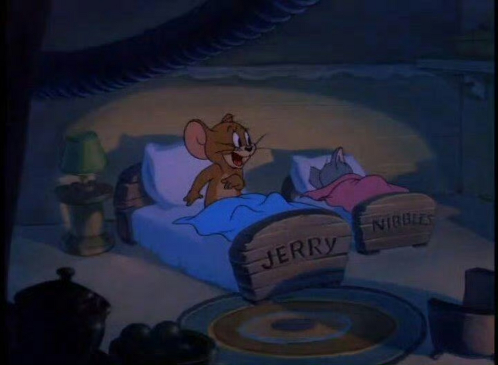 突然发现杰瑞居然有这么多套不一样的床! 哪个北漂羡慕了我不说!