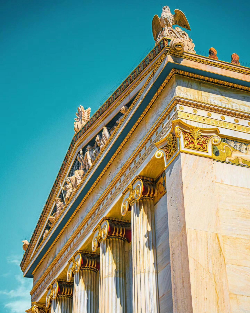 雅典学院的建筑美学与建筑细节 雅典学院,作为希腊的最高教育机构