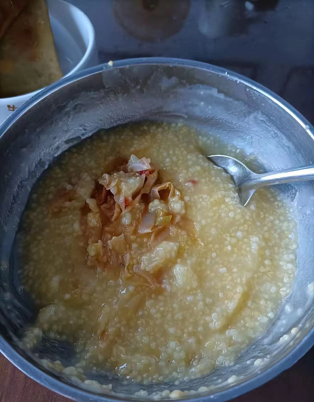 蒸馍,再就着菜吃就行了,大早上做这种稠糊糊的饭真的是无法下咽[泪奔]