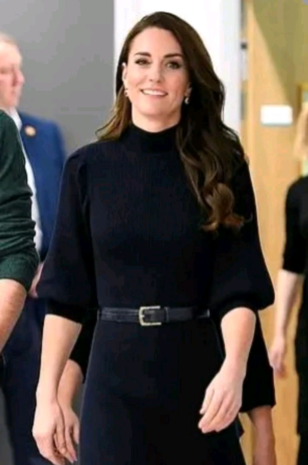 从唐宁街到王室衣橱:萨曼莎·卡梅伦的时尚王国如何征服凯特王妃