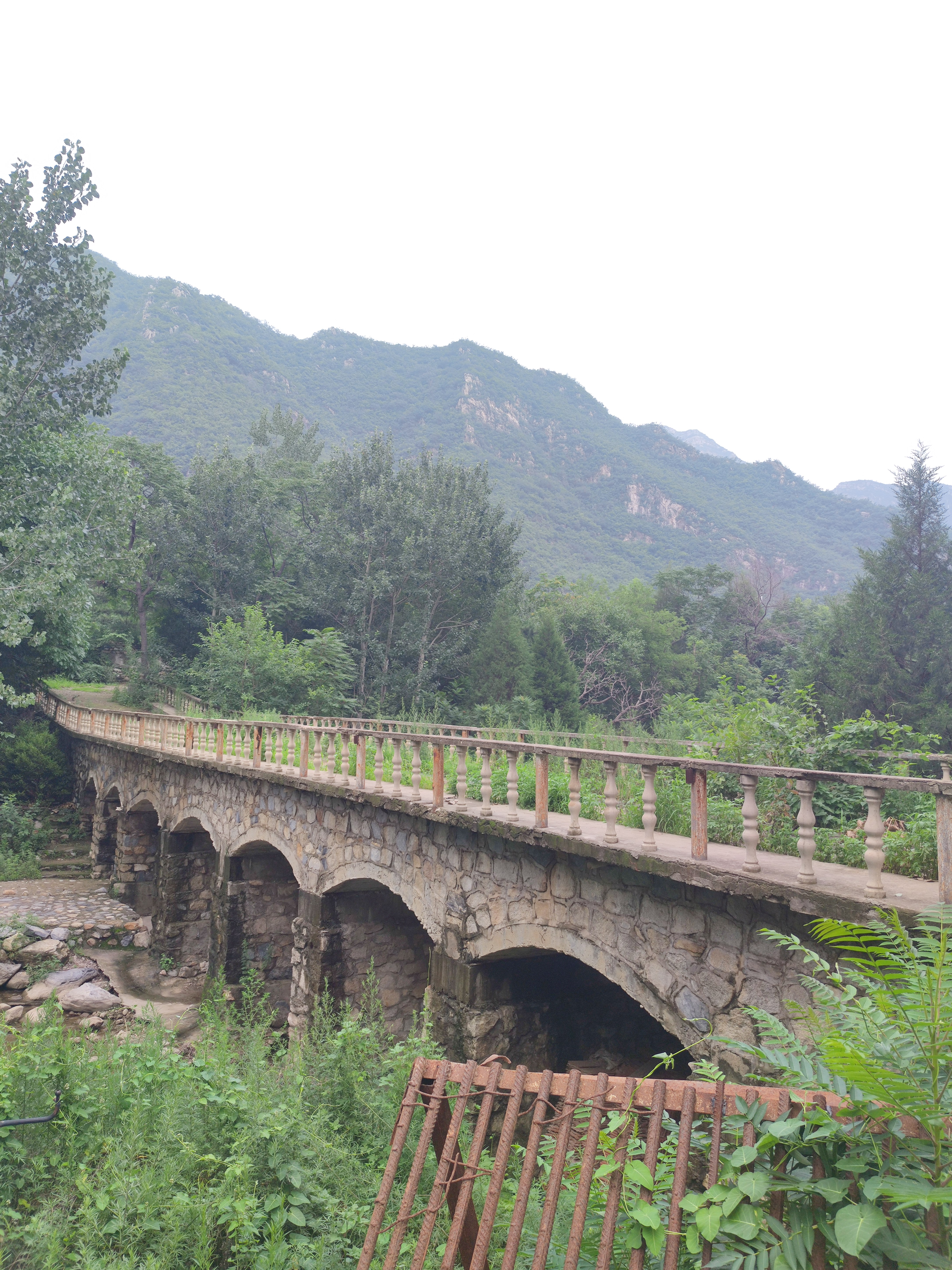 北京昌平自驾山路:随意露营,钓鱼摸虾