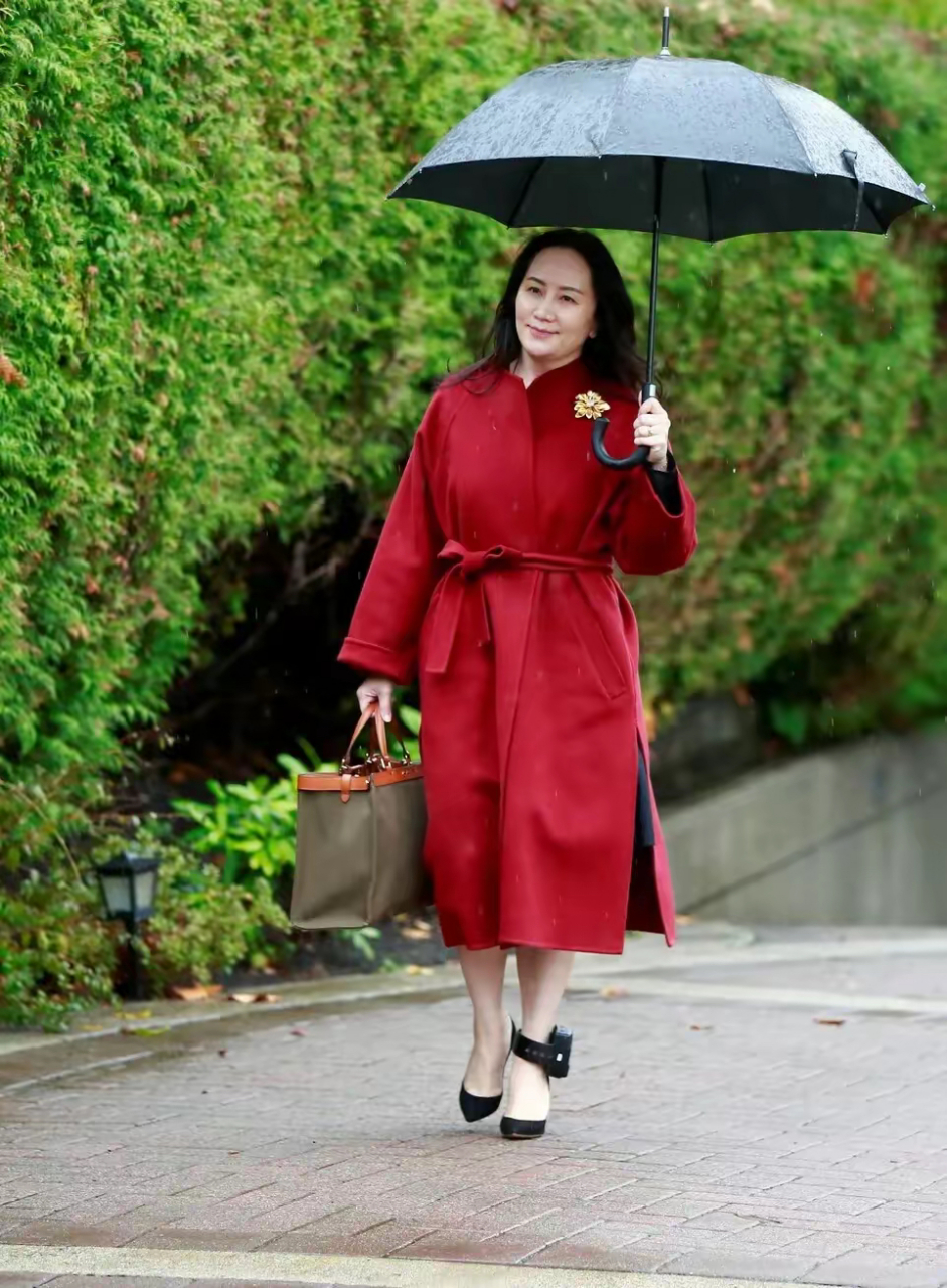 "这是孟晚舟在2021年9月在加拿大登机回国前强忍泪水,满含深情的讲话.