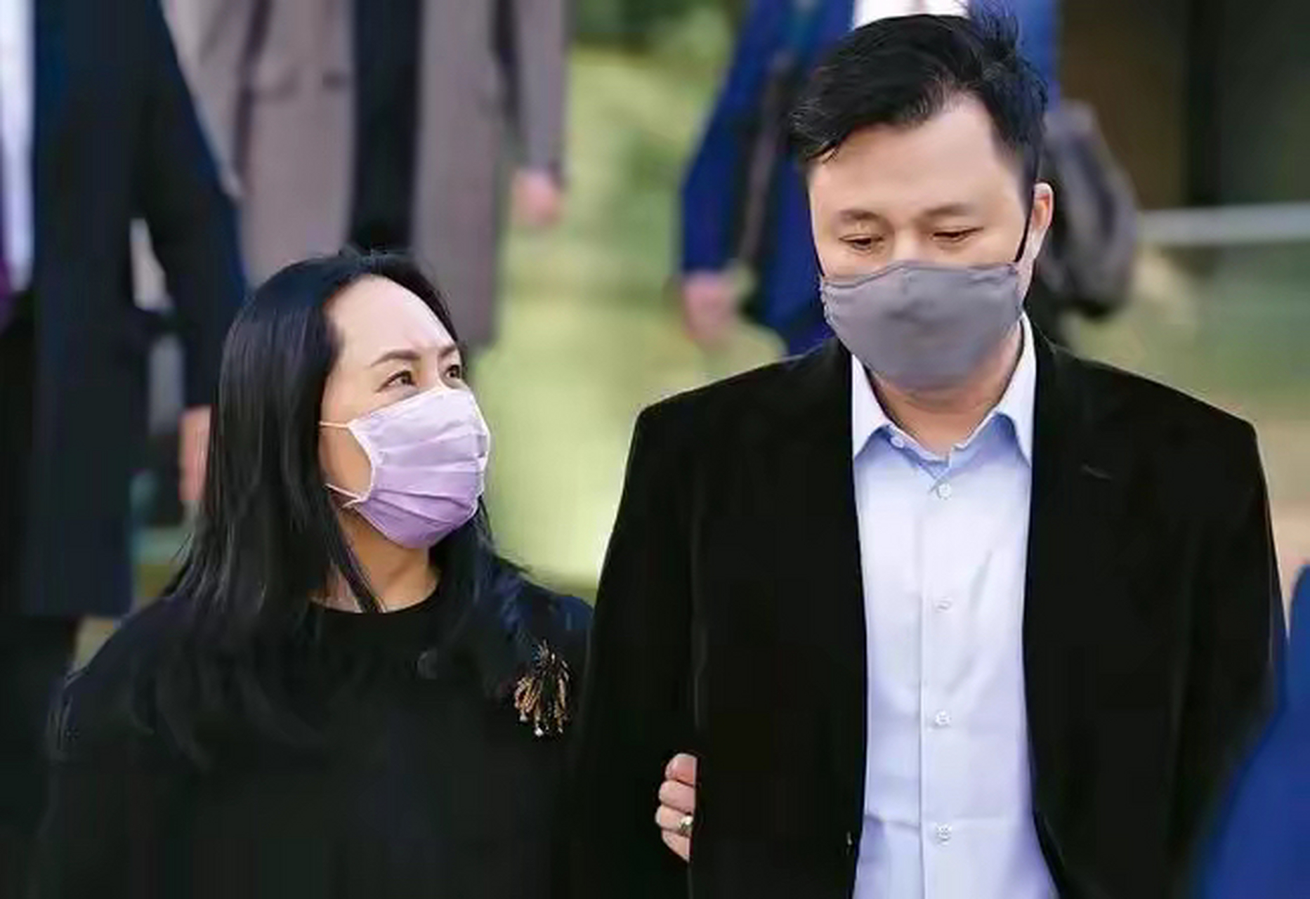 "这是孟晚舟在2021年9月在加拿大登机回国前强忍泪水,满含深情的讲话.