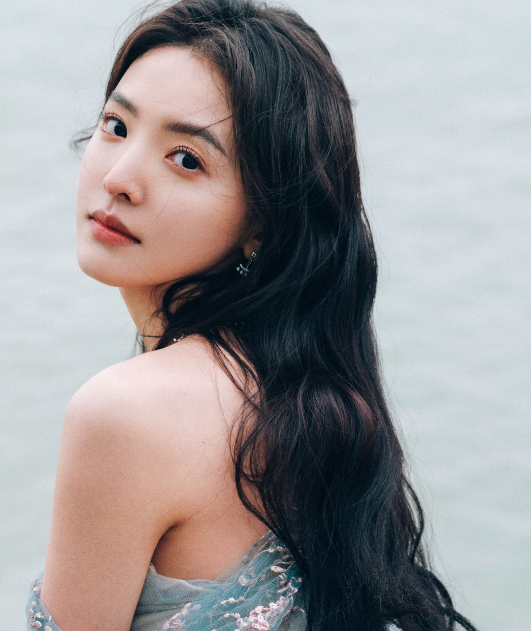 章若楠甜美纱裙写真组图