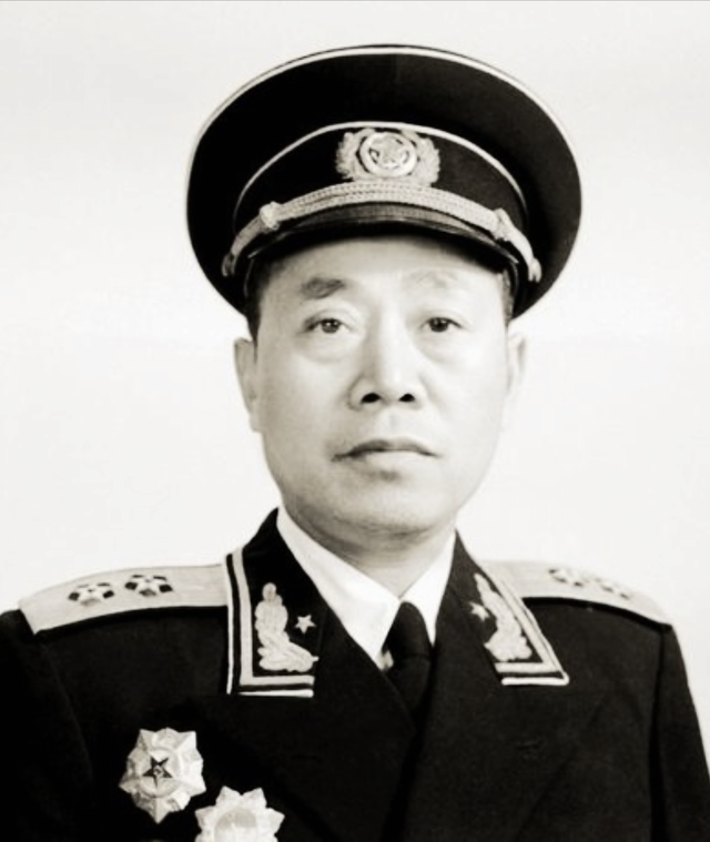 陶勇将军夫妻二人逝世后,许世友将军不惧牵连,保下他的4个孩子