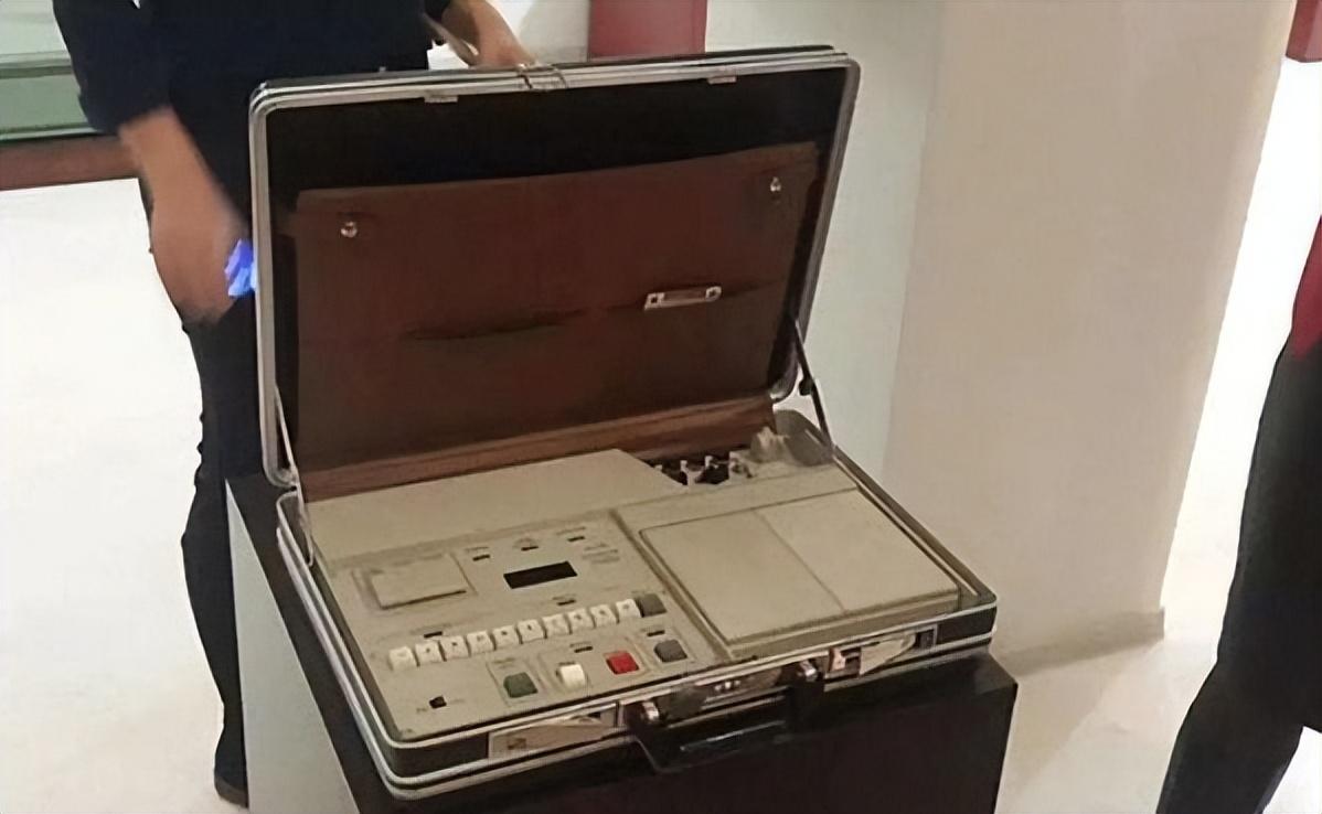 "核手提箱"是什么?美俄总统总是箱不离身,真能发射核武器吗?