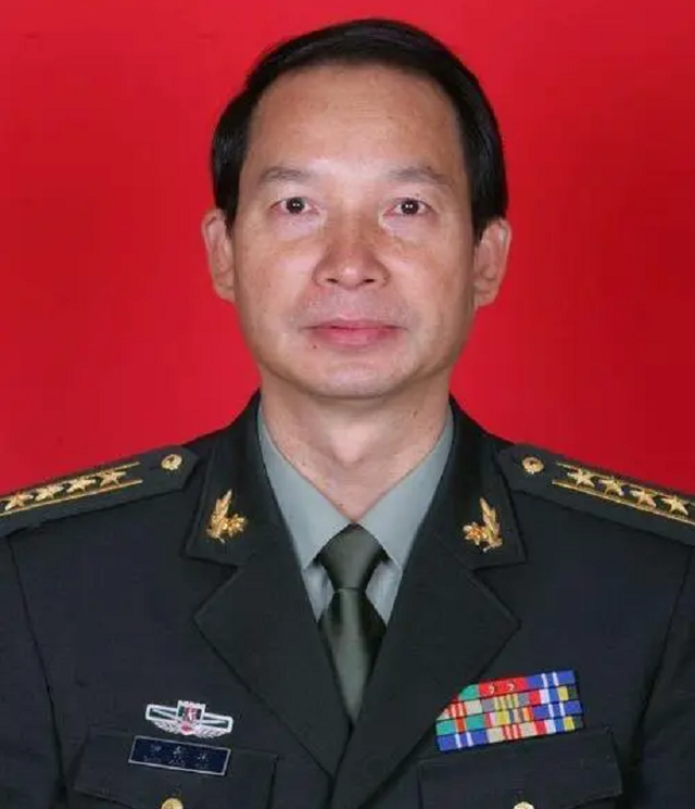 申行运:航天员大队首任大队长,一生从未上过太空,被授什么军衔