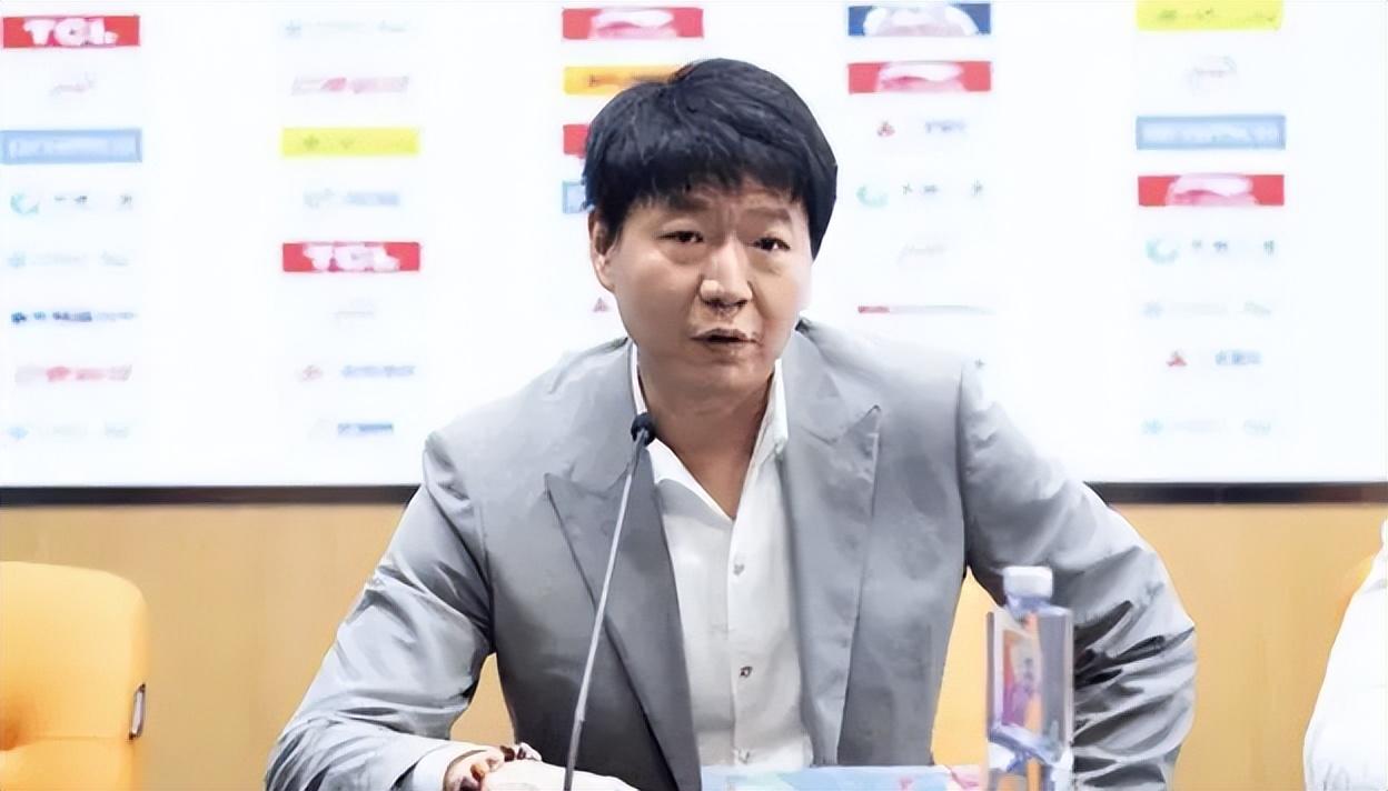 郑永刚下课!卸任深圳队主帅回归青训,邱彪将重返深圳男篮