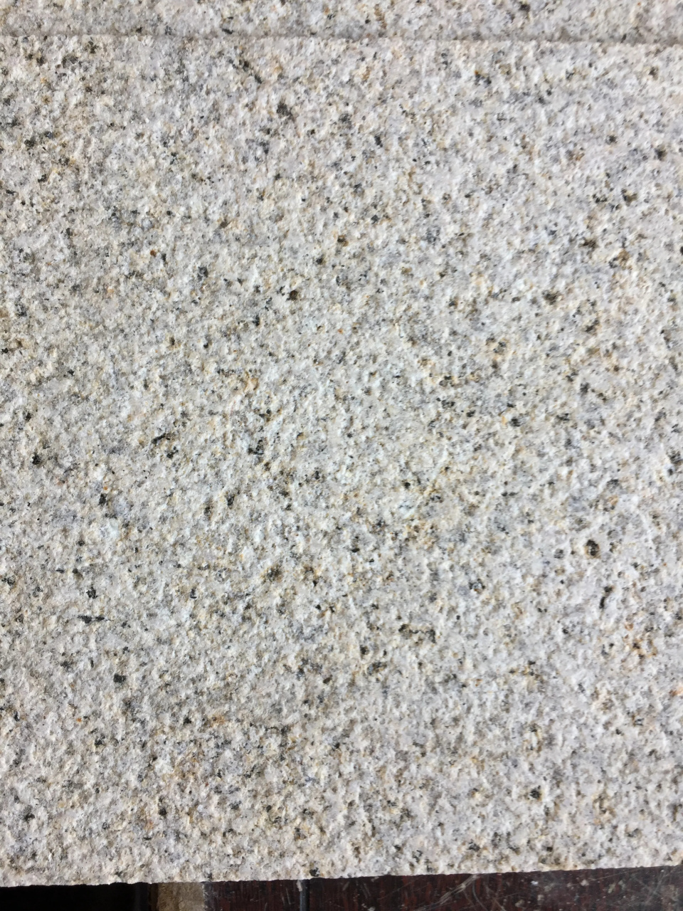 芝麻白花岗岩3公分及5公分加工