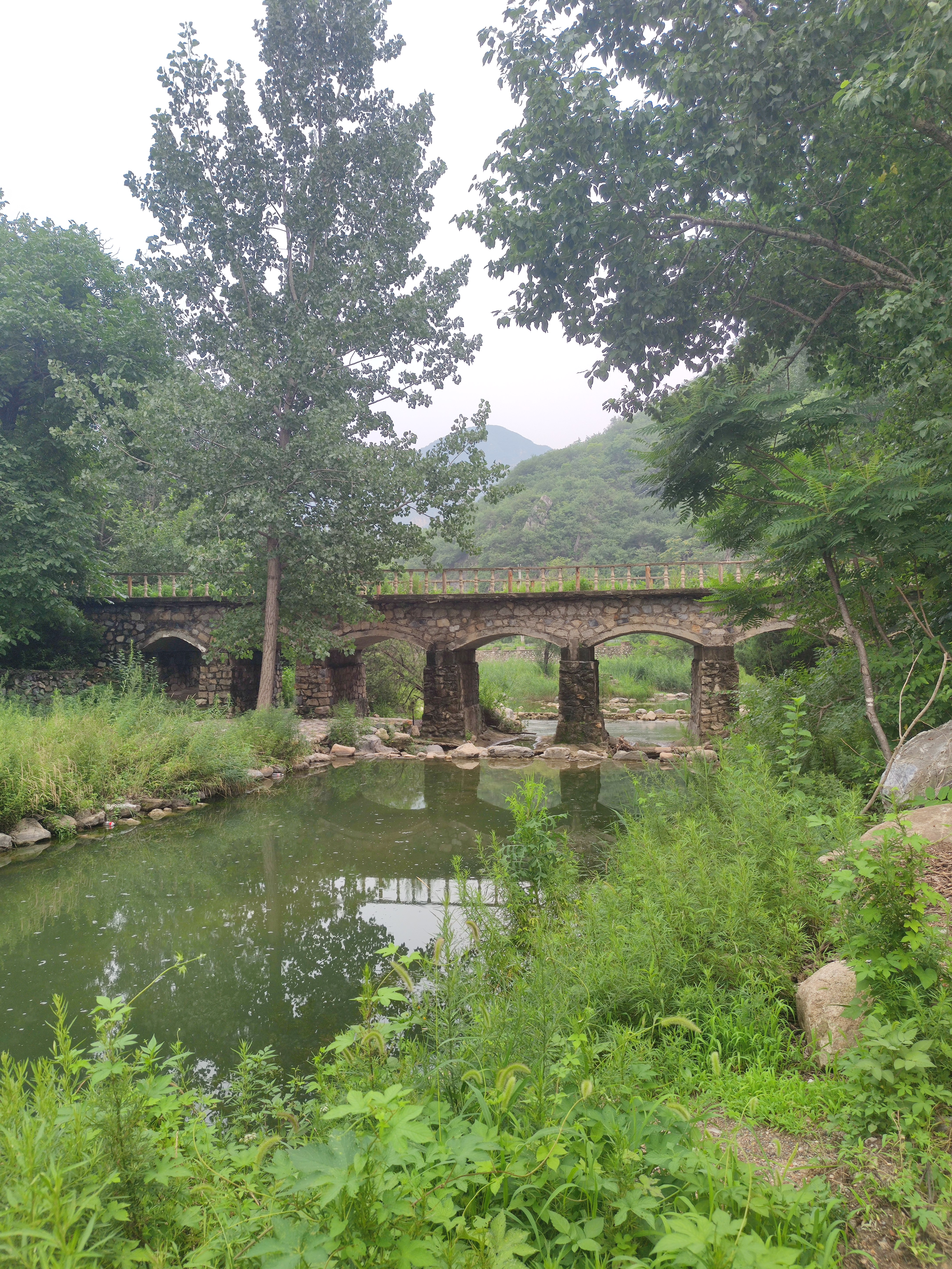 北京昌平自驾山路:随意露营,钓鱼摸虾