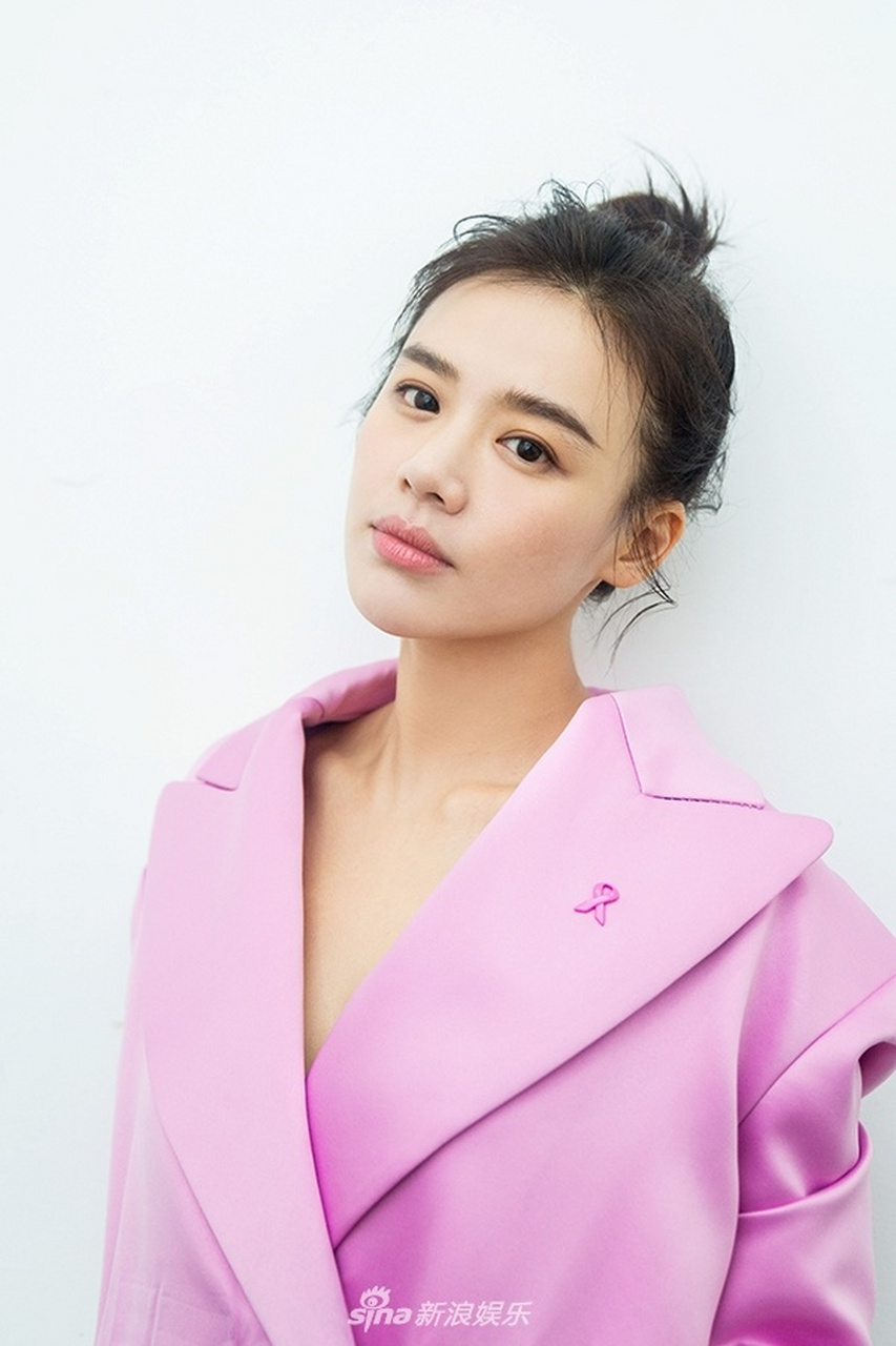 马思纯任粉红丝带运动宣传大使笑容甜美暖心助阵公益