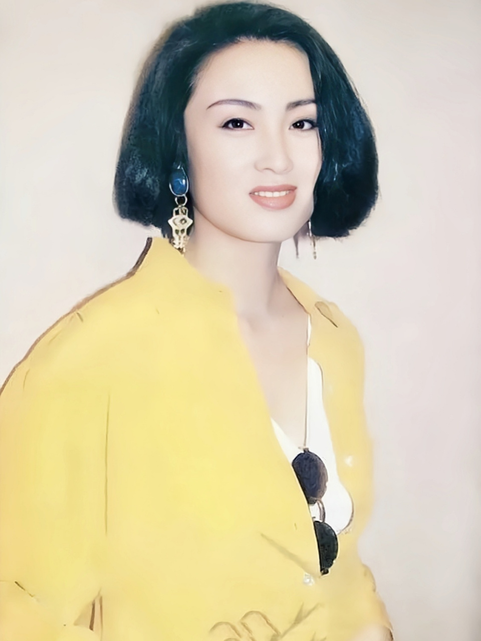 年轻时的张敏真美!