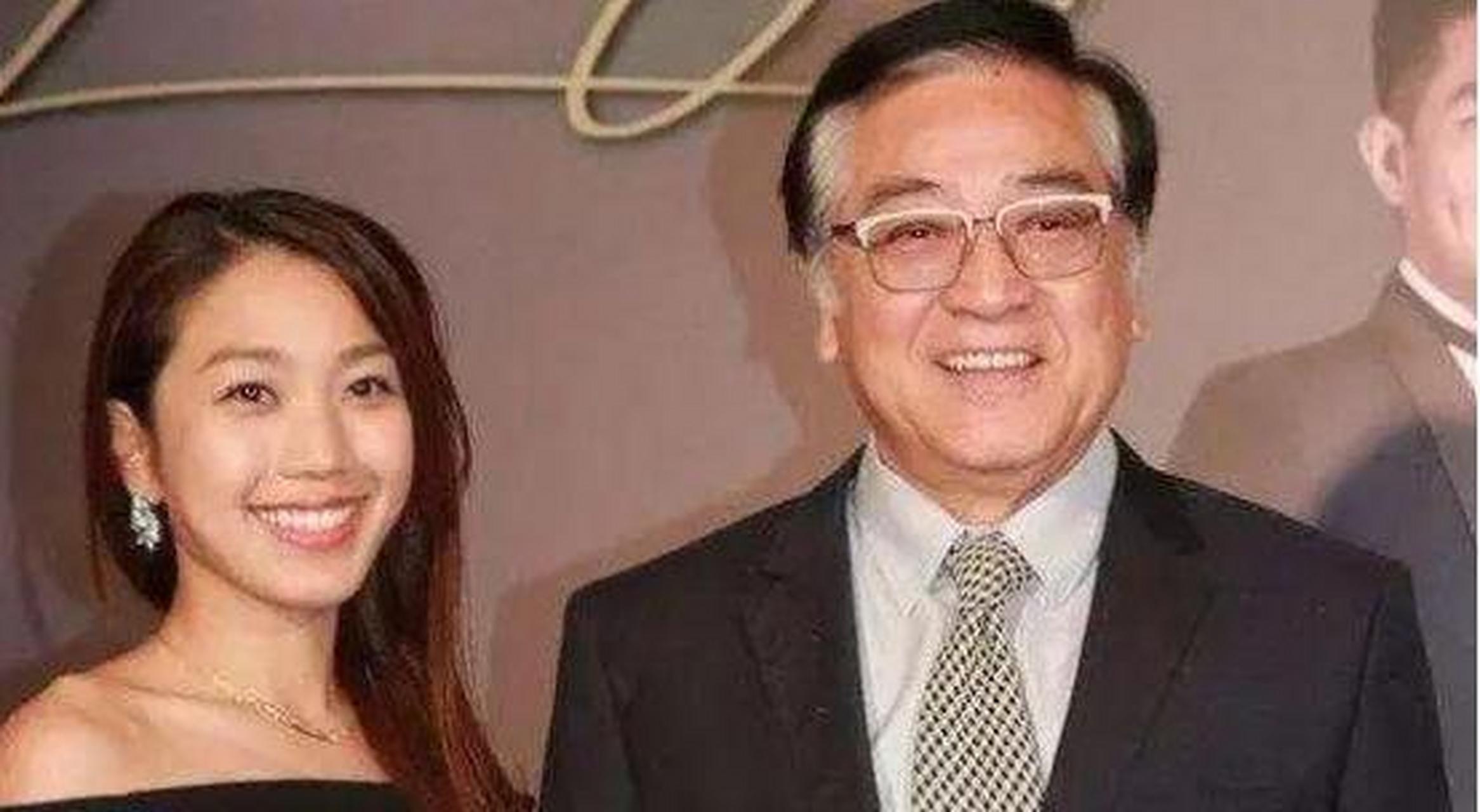 "没想到,妻子提的条件太狠了,让秦沛痛苦很长时间.