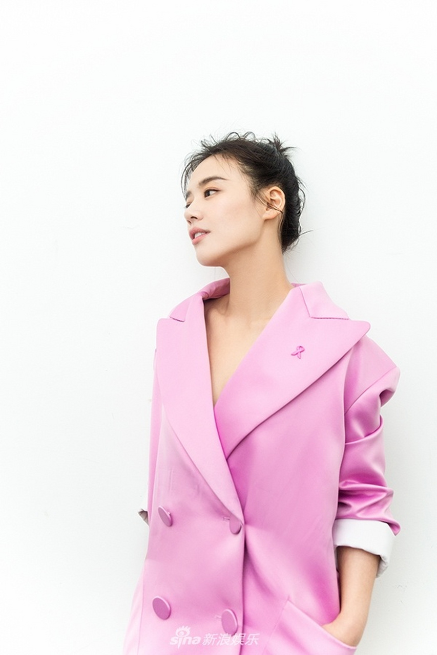 马思纯任粉红丝带运动宣传大使笑容甜美暖心助阵公益