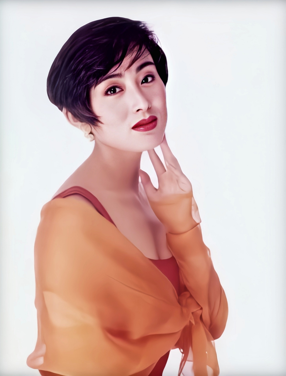 年轻时的张敏真美!