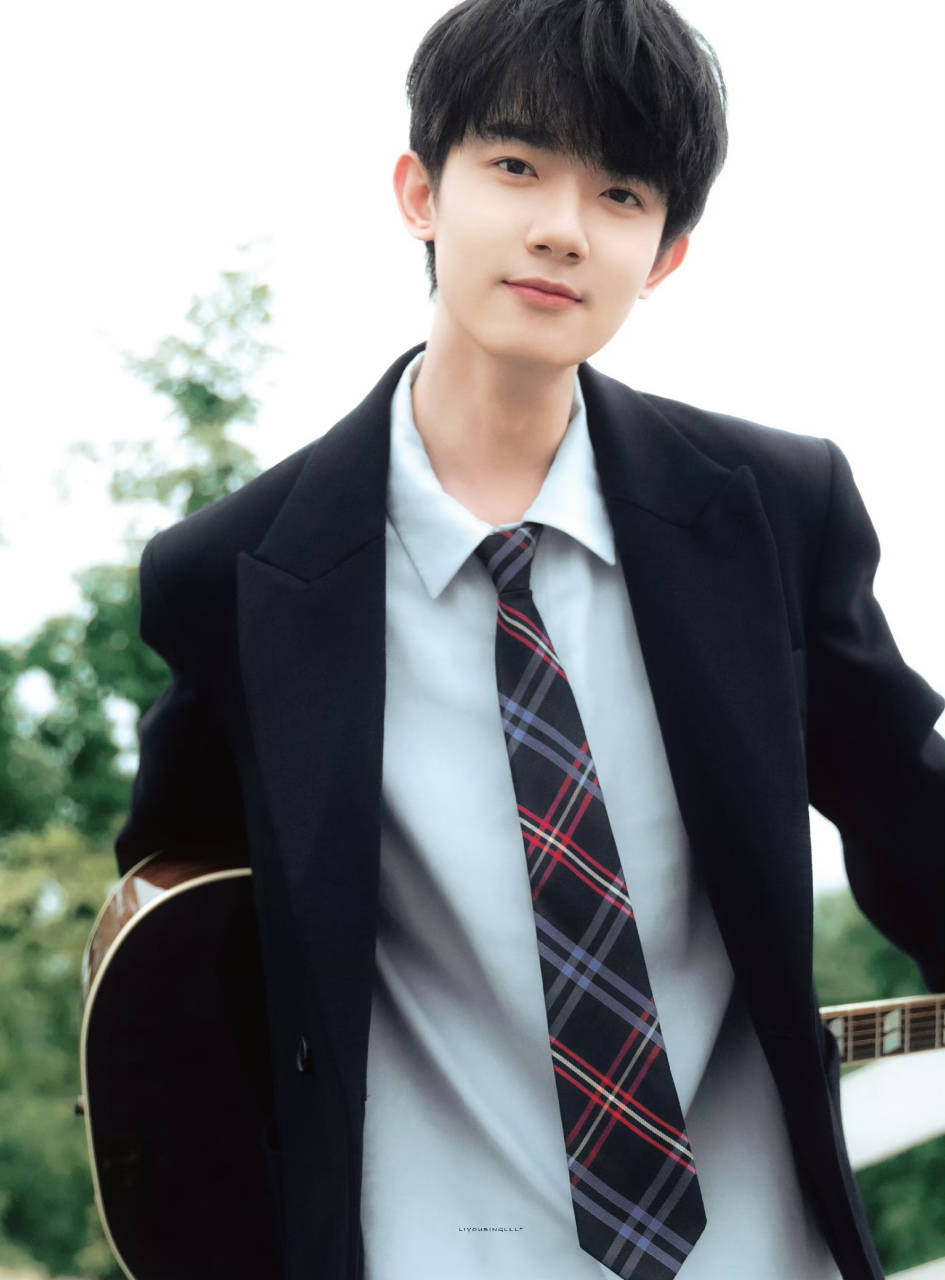 李明德# 青春男高,很喜欢他演的【如此可爱的我们】[打call]