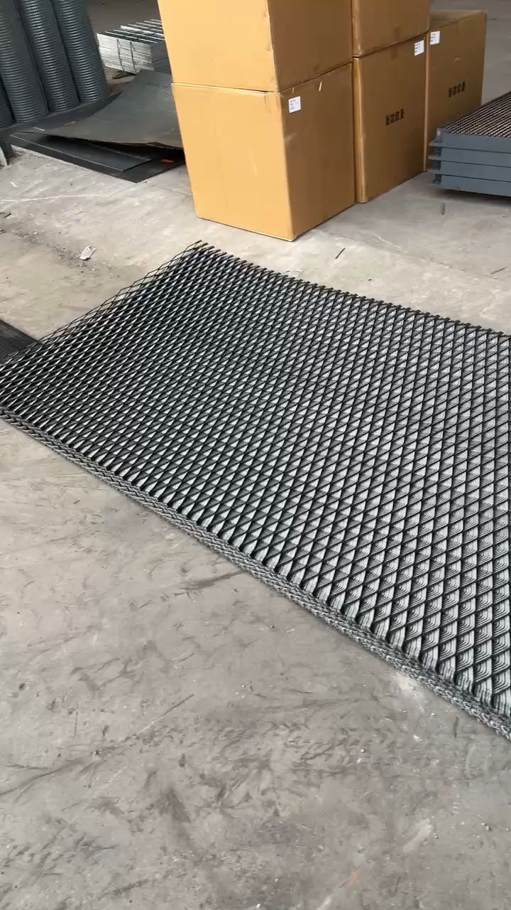 钢板网片送到货站
