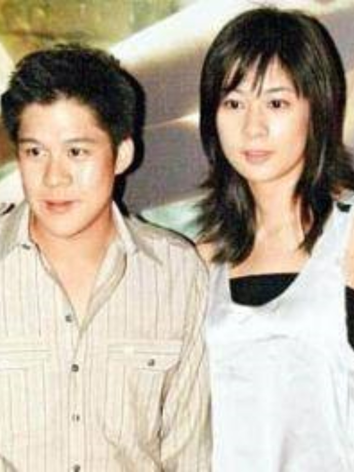 霍启刚初恋吕庆欣,他曾誓言非卿不娶,这段情愫在他情感旅程中尤为耀眼