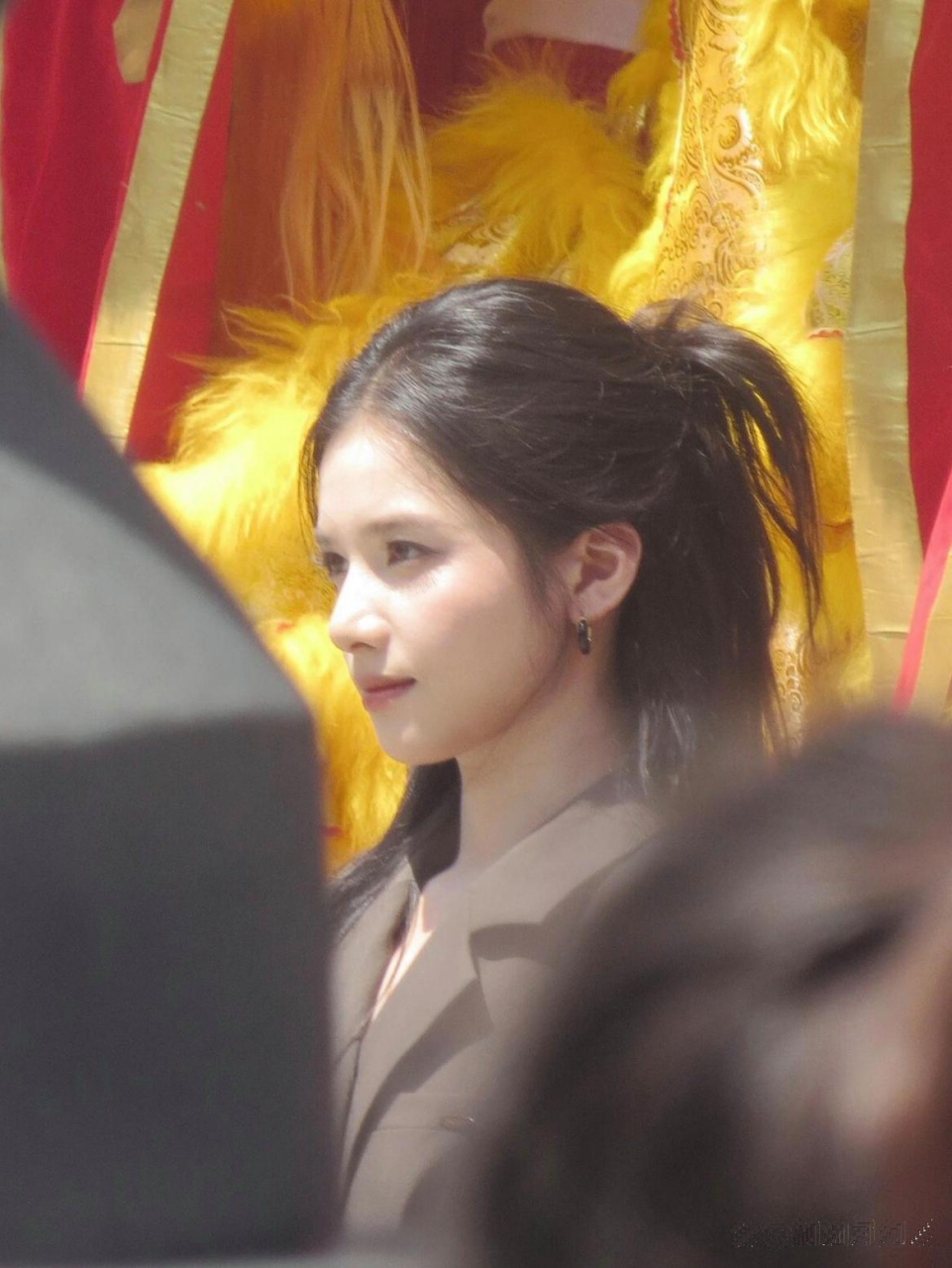 张婧仪的眉骨高得能遮阳,照片都这么好看,真人得多美啊