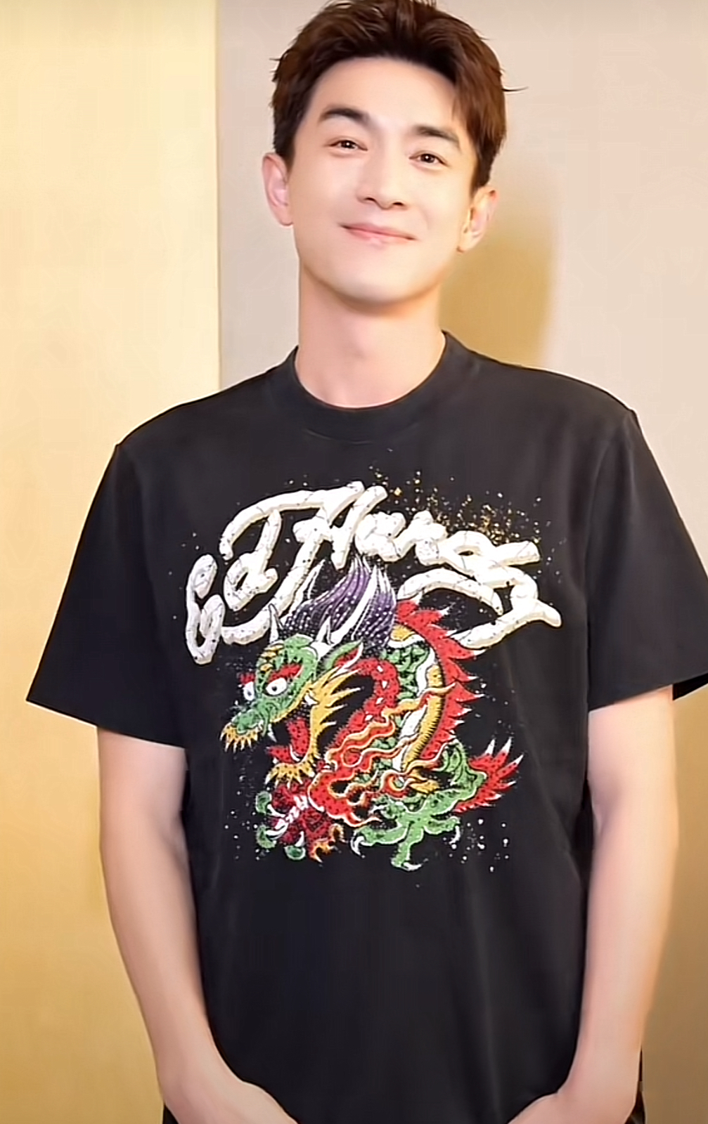 林更新遇到好吃的饭店,就移不开脚了,连续几天就会一直去吃,直到吃腻