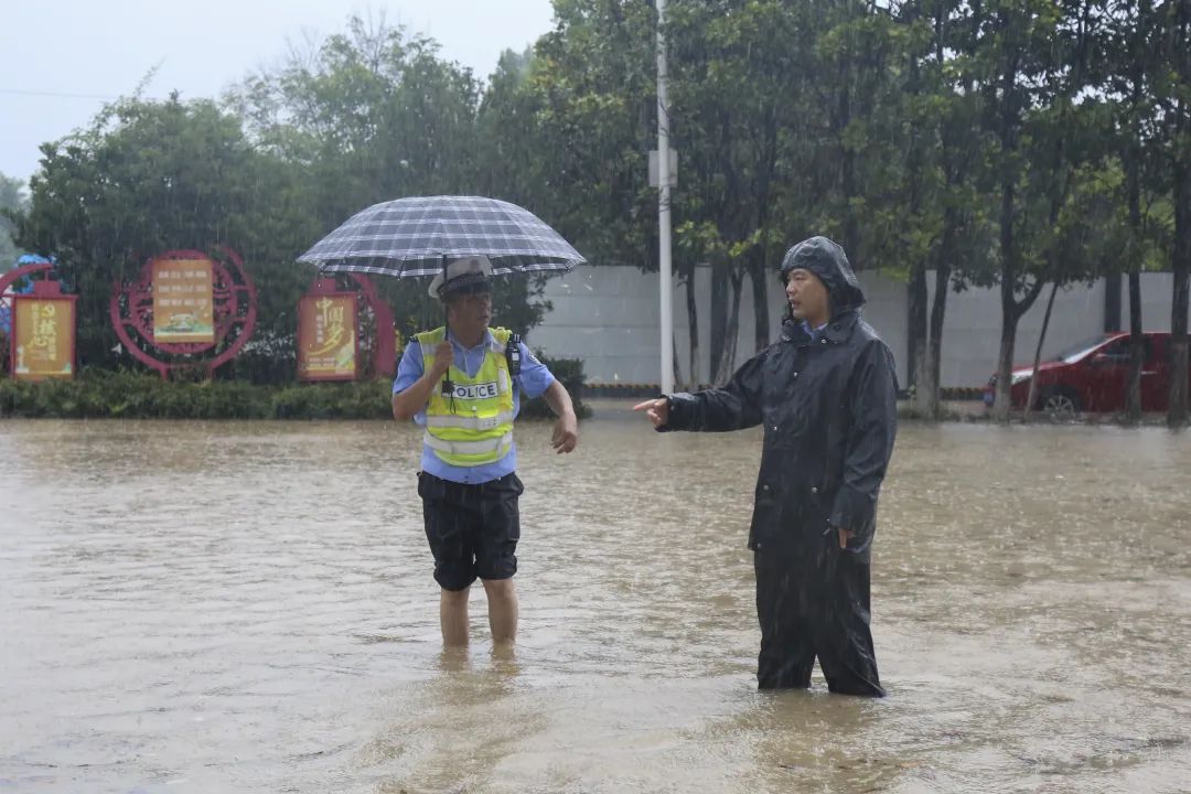 鹿邑交警队全体的照片图片