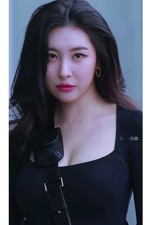 徐艺洋在sm时旧照被扒,长发素颜撞脸郑秀晶,网友夸黄子韬有眼光