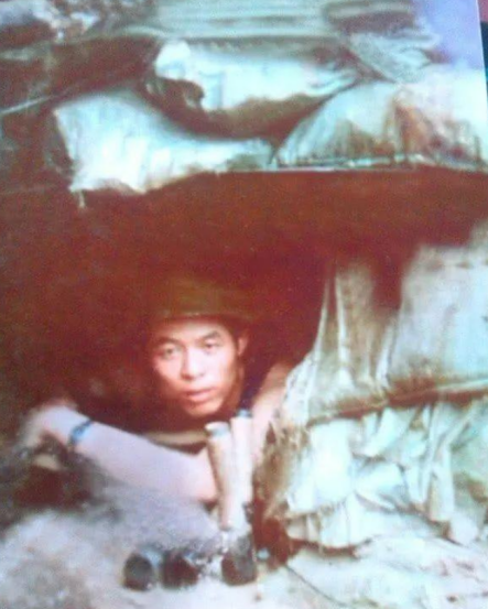 老山第一英雄邢志强,赤裸坚守阵地117天,为何转业到国企做职工